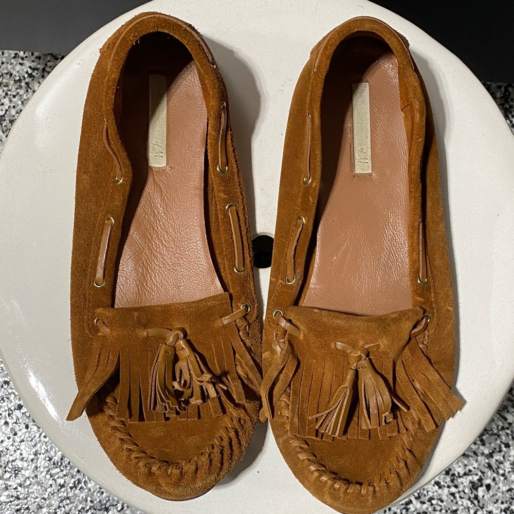 H&M women’s Tan Suede Moccasins size 9